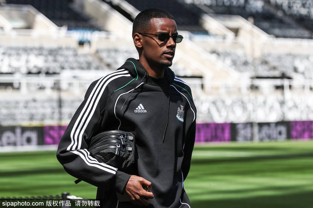 曝7500万欧售出迪亚斯之后 利物浦将创纪录报价伊萨克