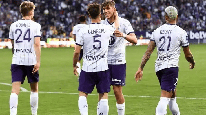 法甲焦点战:巴黎圣曼VS图卢兹,霸主碾压还是黑马逆袭?